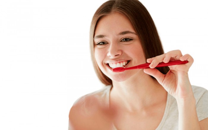Quantas vezes por dia devemos escovar os dentes?