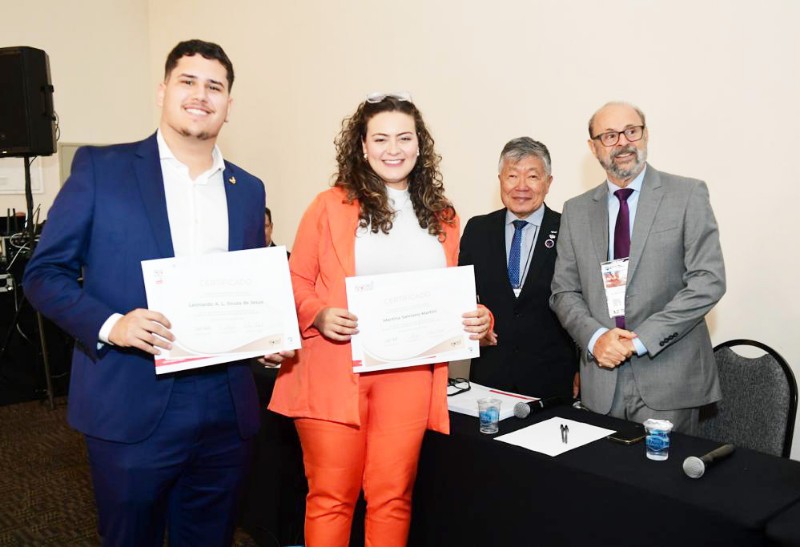 Leonardo e Martina com Jucelino Kojima e Wilson Chediek da APCD Central