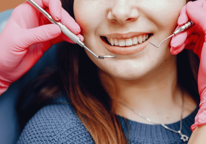 Uso de jóias dentais pode prejudicar a saúde bucal