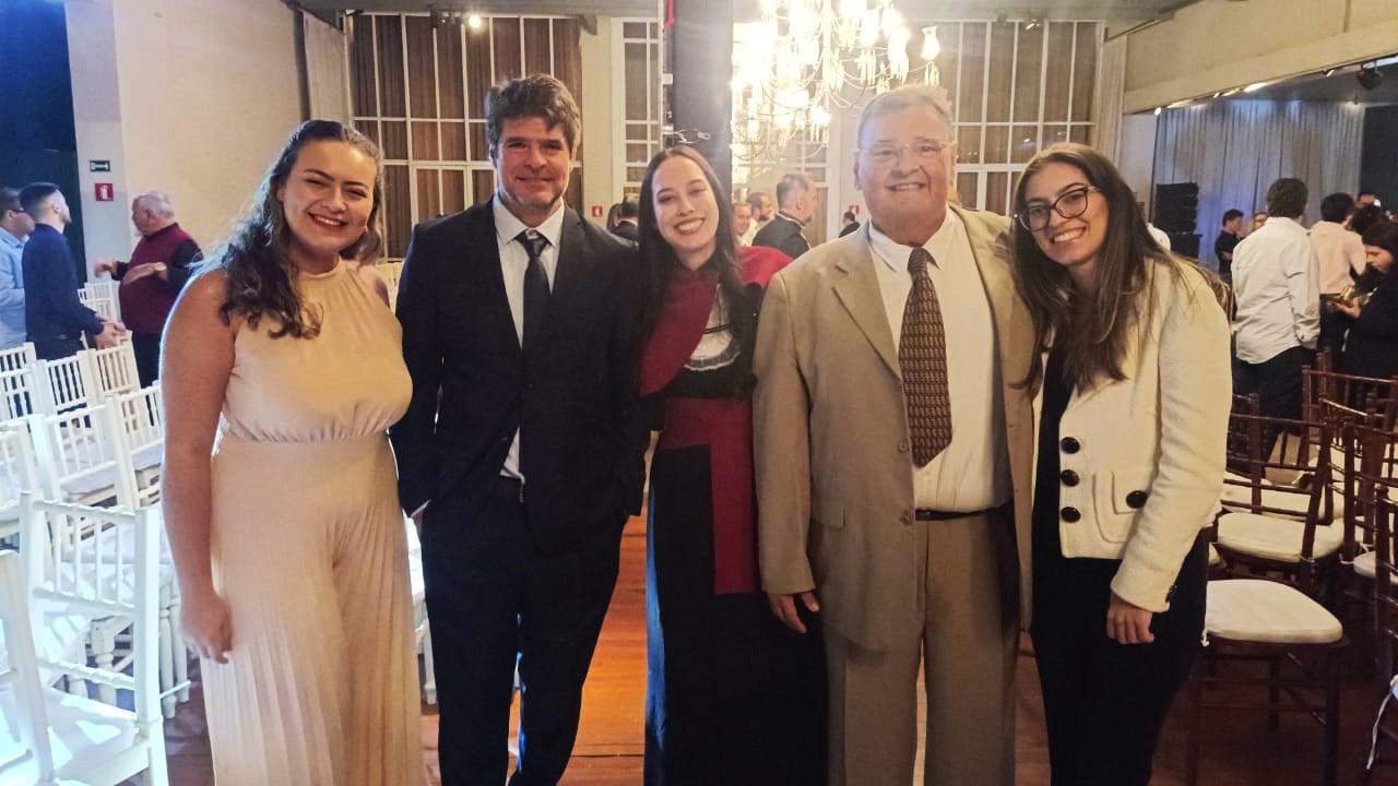 Martina, Regis, Vanessa, Artur e Eduarda