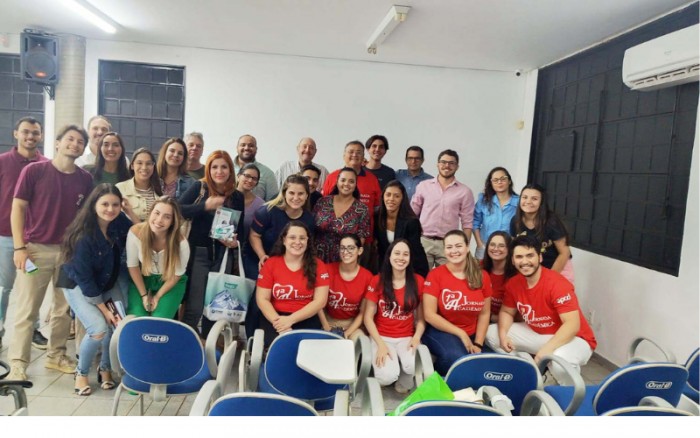 Comissão organizadora, com professor Brufato Ferraz e participantes no evento