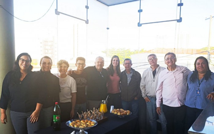 Motivados pela alta demanda, cirurgiões-dentistas experientes se reciclaram